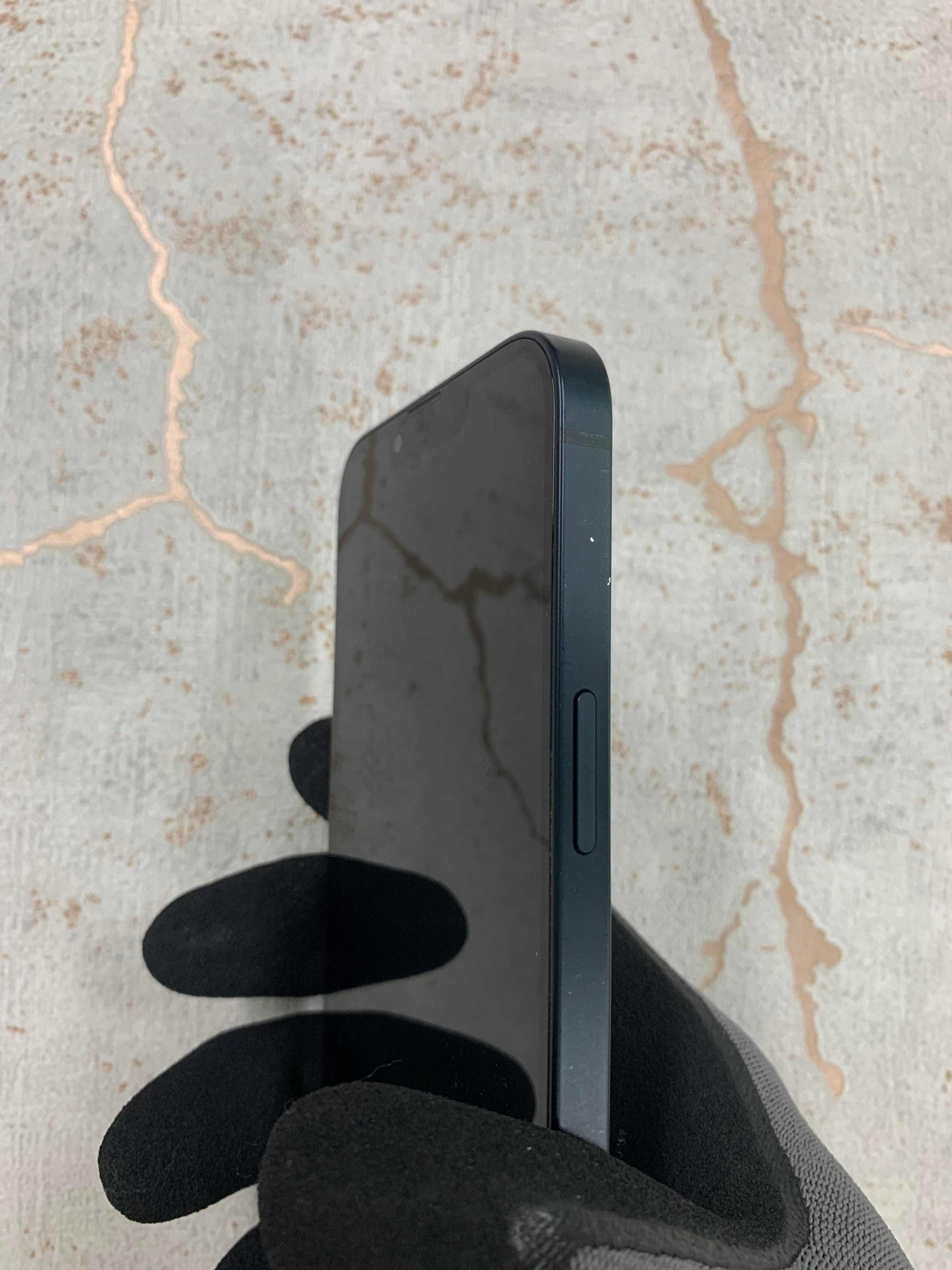 Pre-Owned iPhone 13 128GB Black | A+ (95% New)